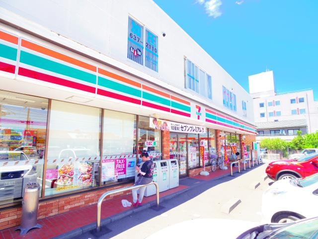 セブンイレブン藤枝田沼店(コンビニ)まで830m 東海道本線/藤枝駅 バス7分田沼三丁目下車:停歩3分 1階 築31年
