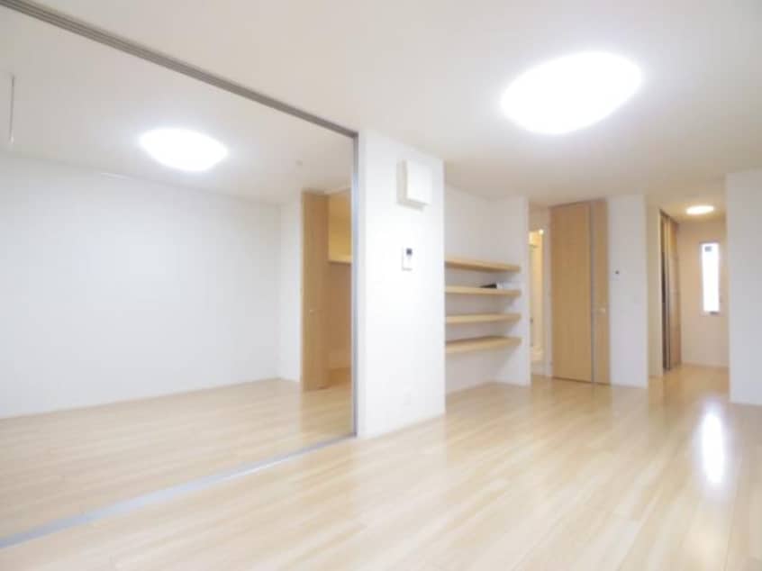  東海道本線/静岡駅 バス20分小鹿公民館前下車:停歩5分 2階 築9年