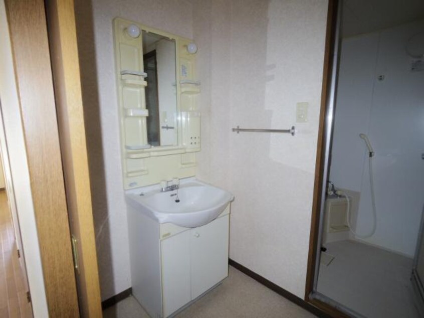  東海道本線/静岡駅 バス26分南安倍川橋下車:停歩5分 1階 築29年