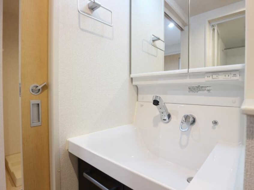  東海道本線/静岡駅 徒歩16分 3階 築8年