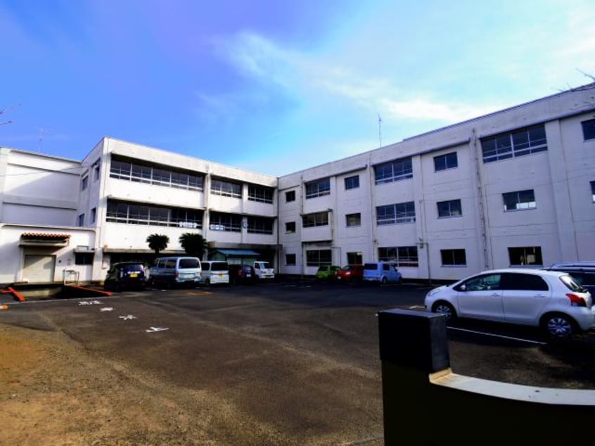 藤枝市立西益津小学校(小学校)まで945m 東海道本線/藤枝駅 バス18分藤岡入口下車:停歩9分 1階 築11年