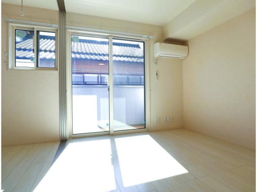  東海道本線/静岡駅 バス17分西島下車:停歩5分 1階 築8年