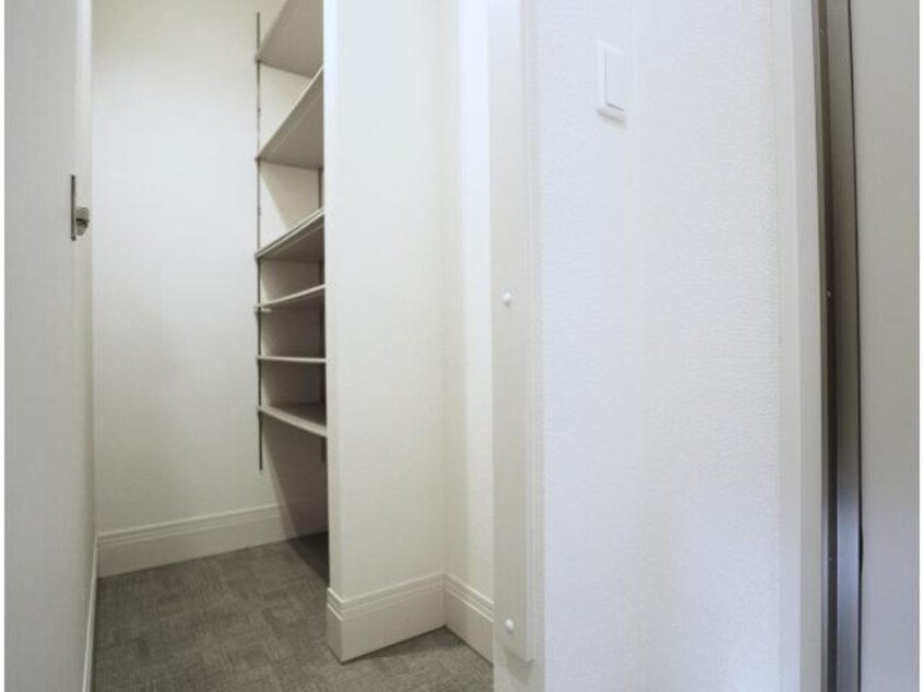  東海道本線/静岡駅 バス17分西島下車:停歩5分 1階 築8年