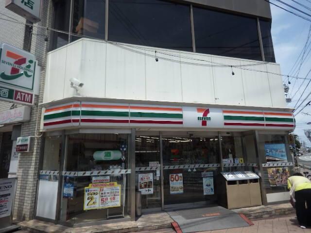セブンイレブン藤枝駅前店(コンビニ)まで553m 東海道本線/藤枝駅 徒歩9分 1階 築9年