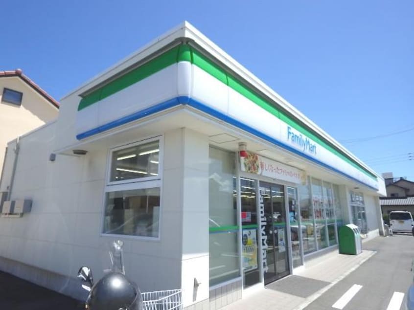 ファミリーマート静岡大谷店(コンビニ)まで242m 東海道本線/静岡駅 バス23分大谷下車:停歩4分 2階 築8年