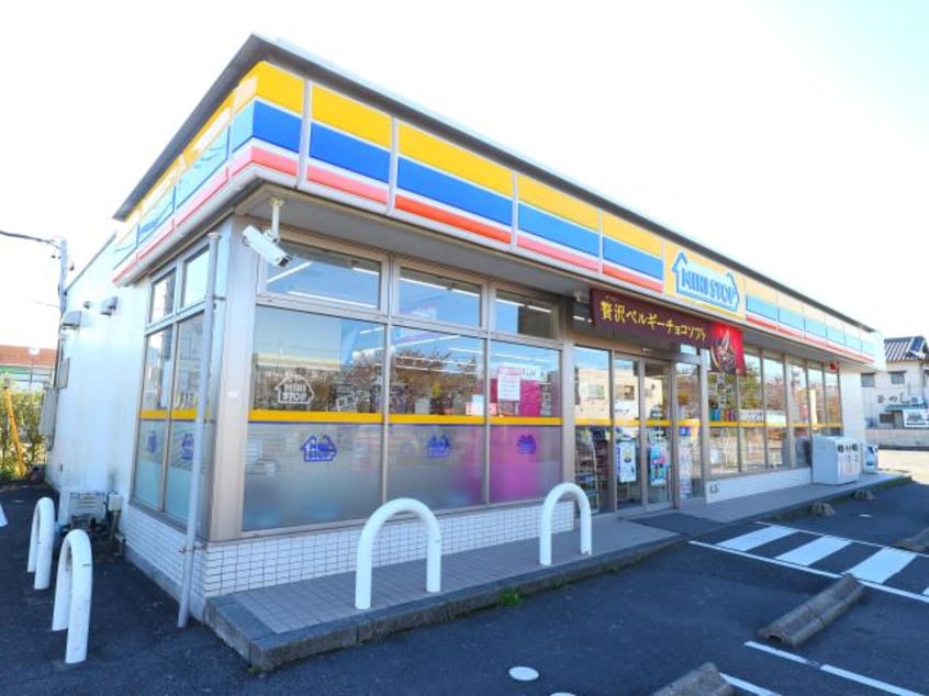 ミニストップ焼津大住店(コンビニ)まで633m 東海道本線/西焼津駅 バス5分大住下車:停歩7分 1階 築9年