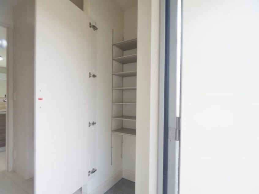  東海道本線/西焼津駅 バス19分下藪田サニーヒルズ団地下車:停歩6分 1階 築8年