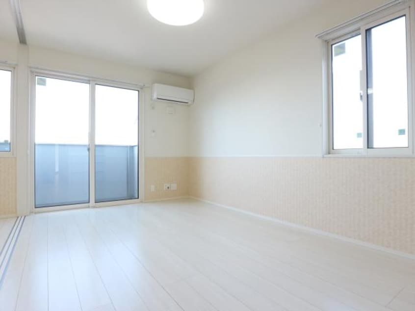  東海道本線/静岡駅 バス25分堀ノ内下車:停歩8分 1階 築8年