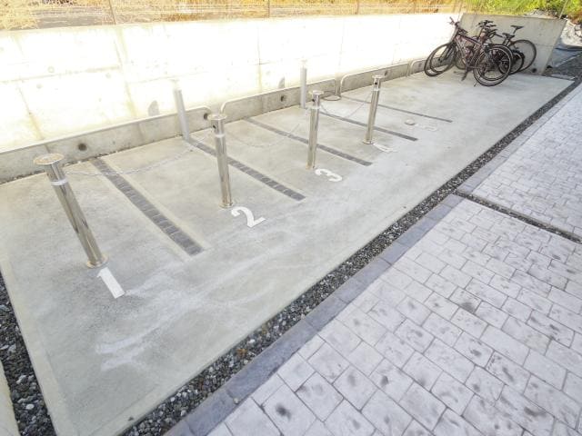  東海道本線/静岡駅 バス25分堀ノ内下車:停歩8分 1階 築8年