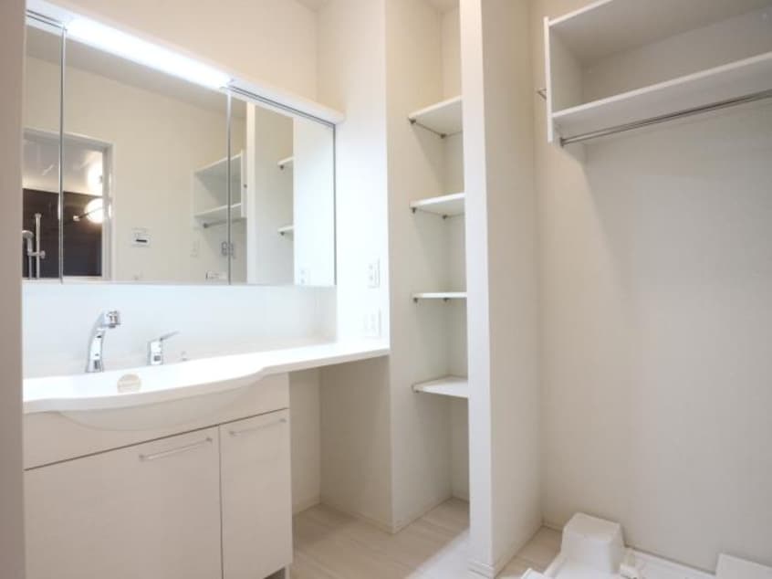  東海道本線/静岡駅 バス25分堀ノ内下車:停歩8分 1階 築8年