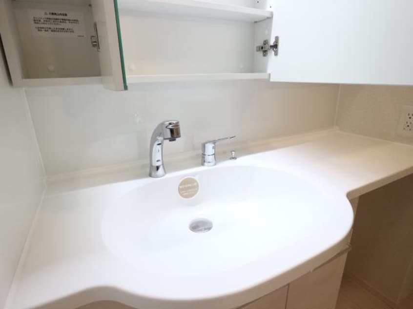  東海道本線/静岡駅 バス25分堀ノ内下車:停歩8分 1階 築8年