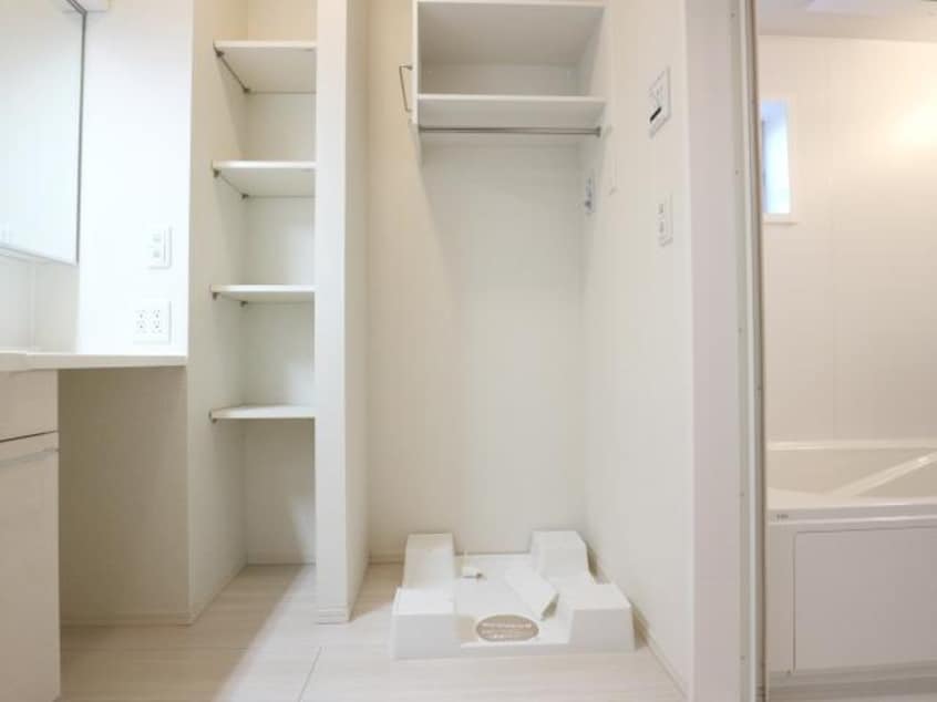  東海道本線/静岡駅 バス25分堀ノ内下車:停歩8分 1階 築8年