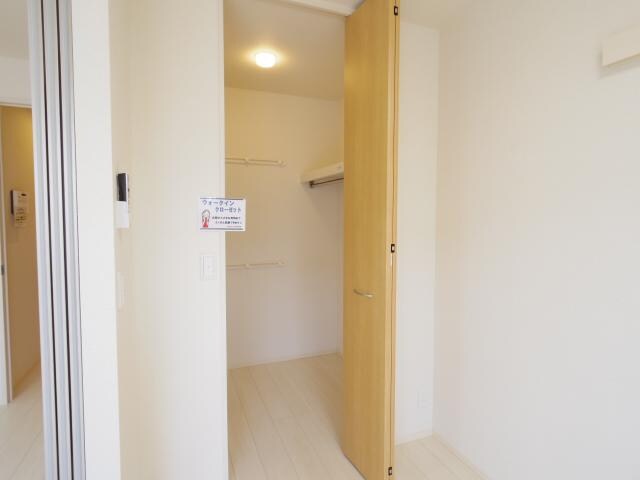 同イメージ 東海道本線/静岡駅 バス20分西脇下下車:停歩4分 2階 築7年