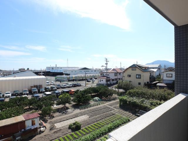  東海道本線/静岡駅 バス17分大里中学校下車:停歩3分 3階 築6年