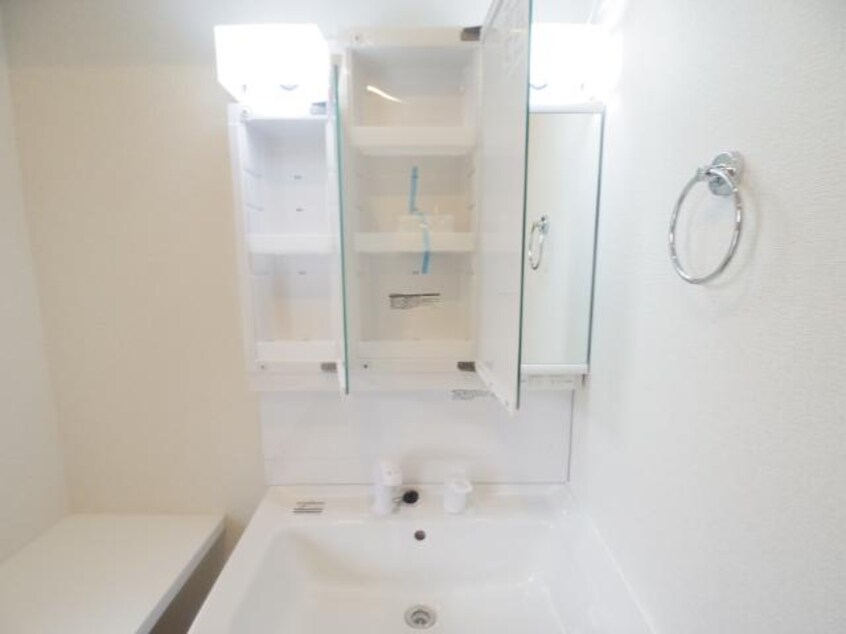  東海道本線/静岡駅 バス11分馬渕四丁目下車:停歩4分 2階 築5年