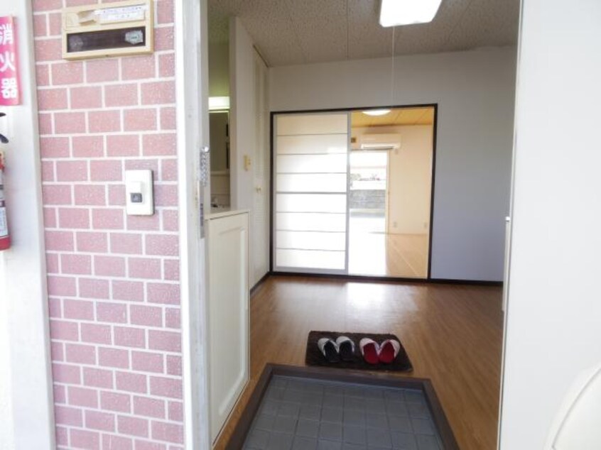  東海道本線/静岡駅 バス17分ポリテクセンター静岡下車:停歩3分 1階 築38年