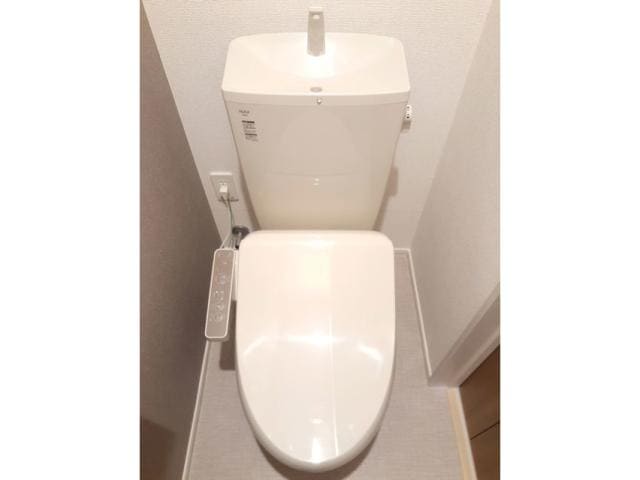  東海道本線/静岡駅 バス11分中田四丁目下車:停歩7分 2階 築4年