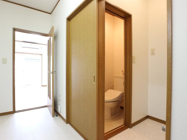  東海道本線/静岡駅 バス7分中田二丁目下車:停歩4分 2階 築28年