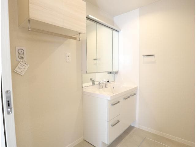  東海道本線/東静岡駅 徒歩18分 1階 築3年