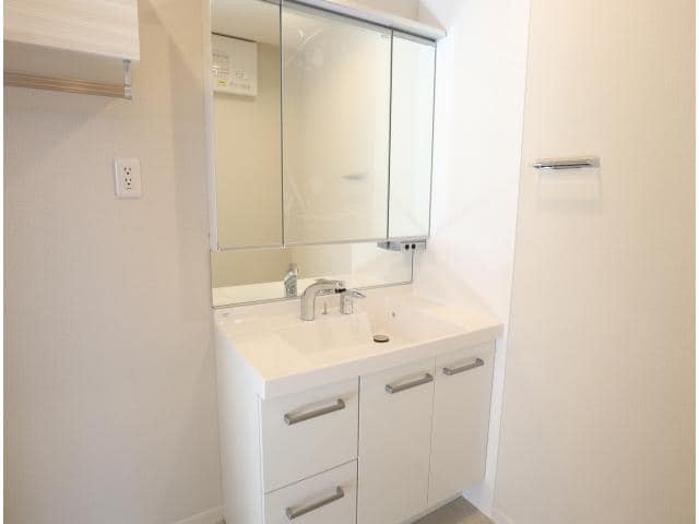  東海道本線/東静岡駅 徒歩18分 1階 築3年