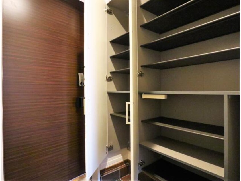  東海道本線/静岡駅 徒歩8分 1階 築2年