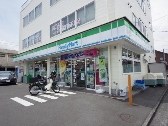ファミリーマート静岡寿町店(コンビニ)まで563m 東海道本線/静岡駅 徒歩22分 1階 築2年