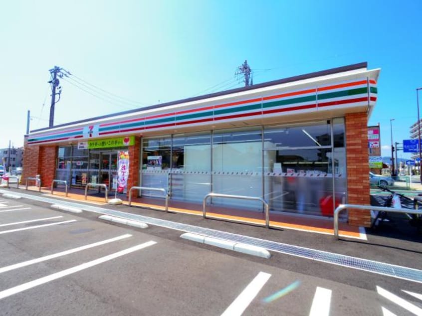セブンイレブン静岡大坪町店(コンビニ)まで459m 東海道本線/静岡駅 徒歩18分 1階 築1年