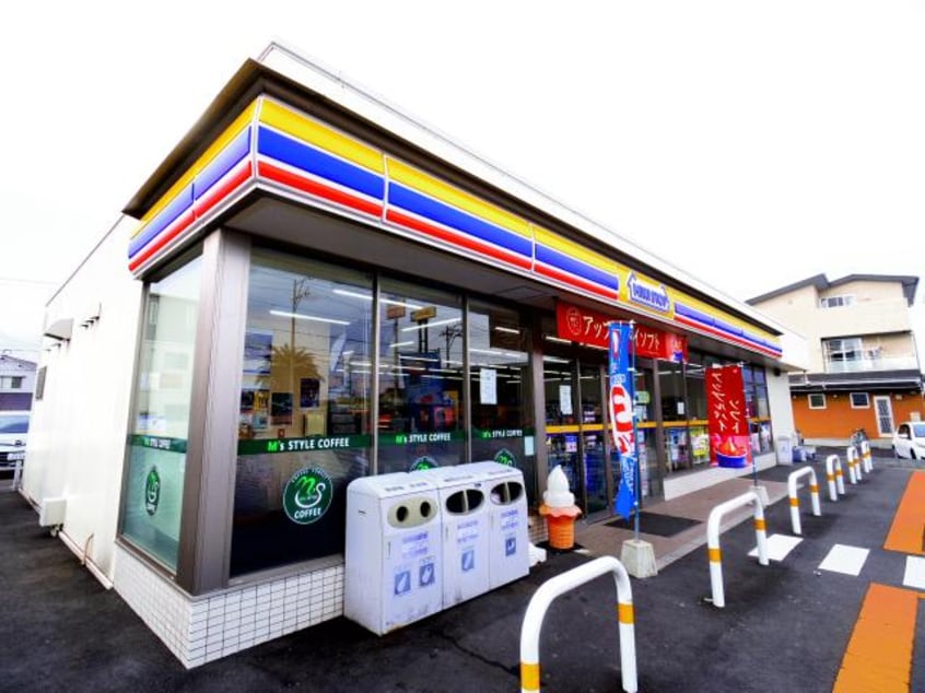 ミニストップ藤枝水守店(コンビニ)まで686m 東海道本線/藤枝駅 バス18分成田山前停下車:停歩4分 1階 築31年