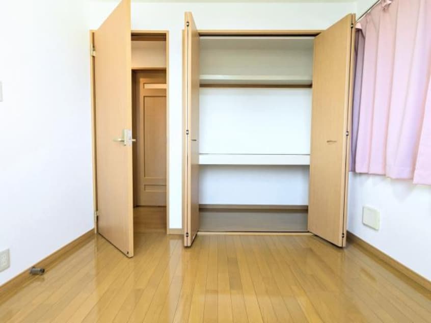  東海道本線/静岡駅 バス17分大里中学校下車:停歩5分 1-2階 築20年