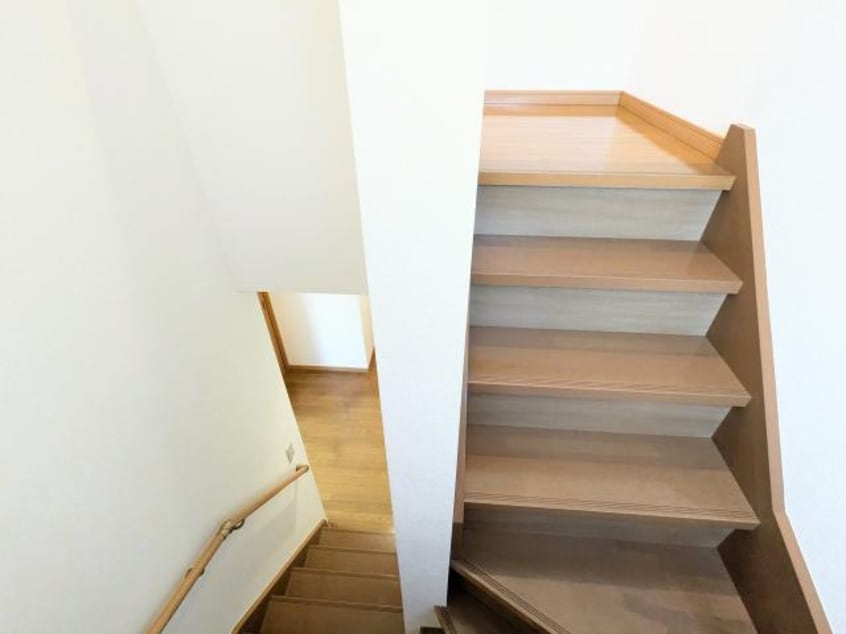  東海道本線/静岡駅 バス17分大里中学校下車:停歩5分 1-2階 築20年