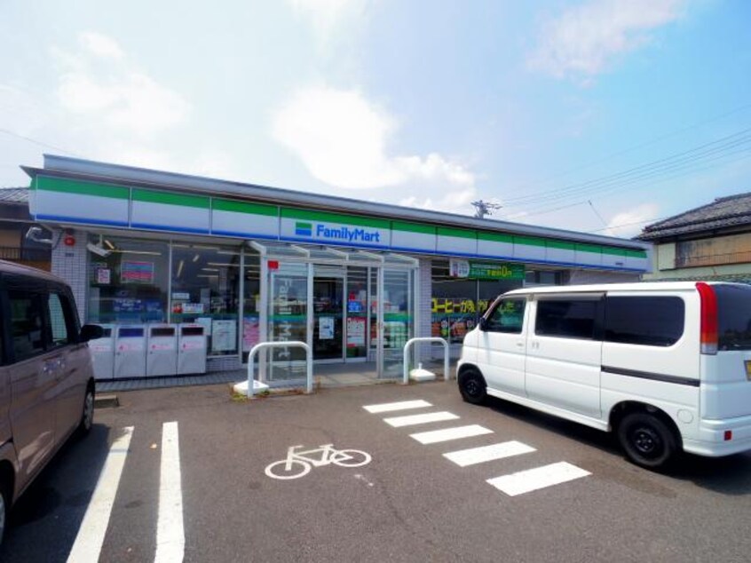 ファミリーマート焼津港店(コンビニ)まで738m 東海道本線/焼津駅 徒歩16分 1-2階 築25年