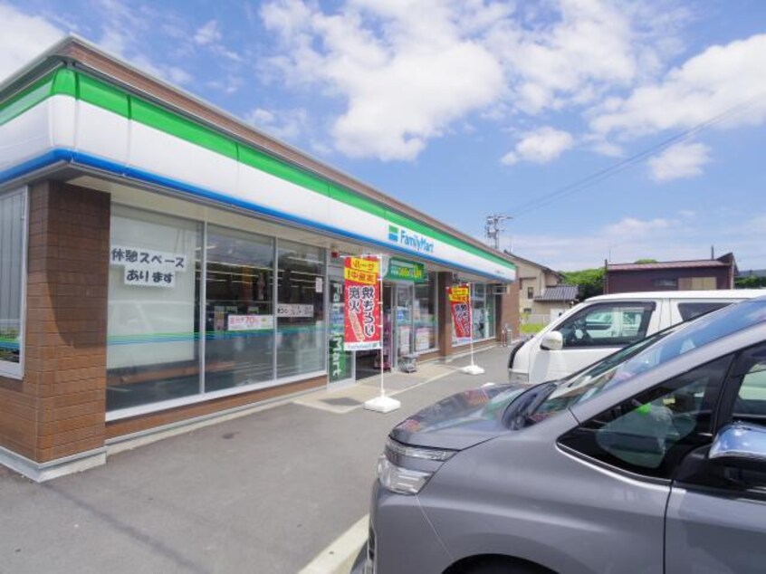 ファミリーマート藤枝藪田西インター店(コンビニ)まで569m 東海道本線/西焼津駅 バス19分下藪田下車:停歩5分 2階 建築中