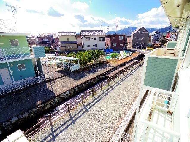  東海道本線/静岡駅 バス21分松富下車:停歩8分 2階 築28年