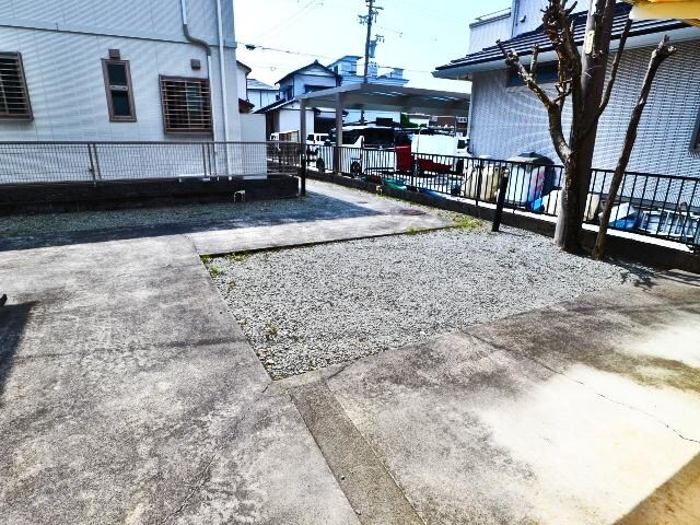  東海道本線/静岡駅 バス14分千代田四丁目下車:停歩2分 1階 築32年