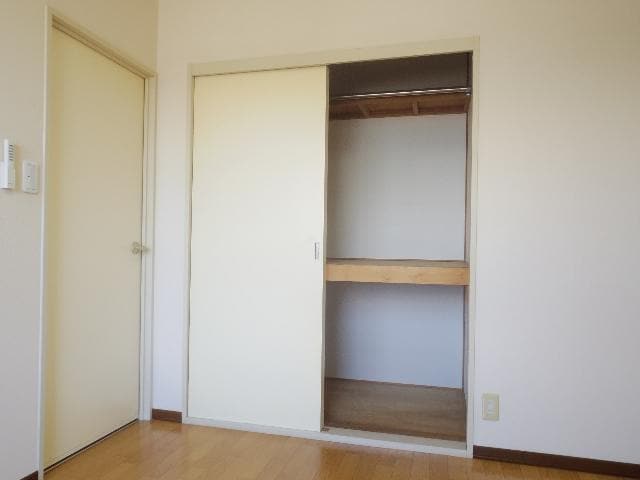  東海道本線/静岡駅 バス20分御新田下車:停歩6分 2階 築32年