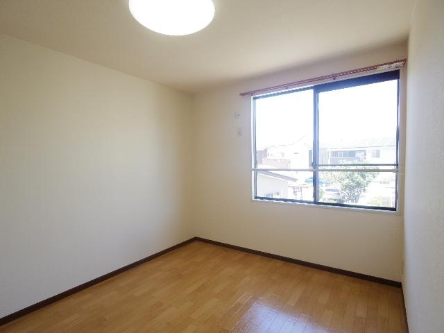  東海道本線/静岡駅 バス20分御新田下車:停歩6分 2階 築32年