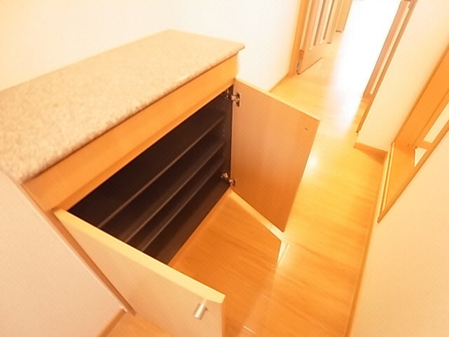  東海道本線/安倍川駅 徒歩15分 1階 築20年