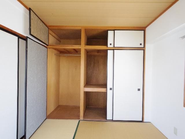  東海道本線/静岡駅 バス15分本通六丁目下車:停歩5分 4階 築40年