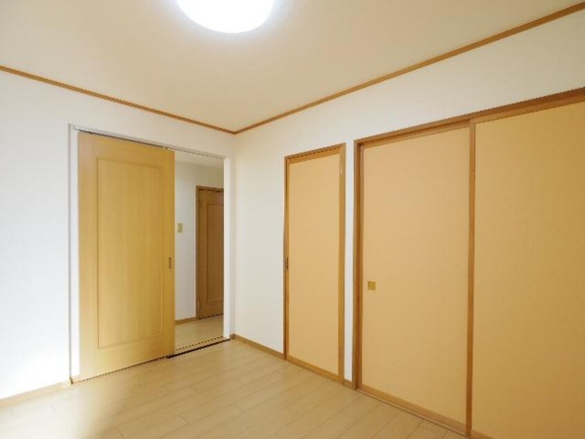  東海道本線/静岡駅 バス22分秋山町下車:停歩8分 1階 築21年