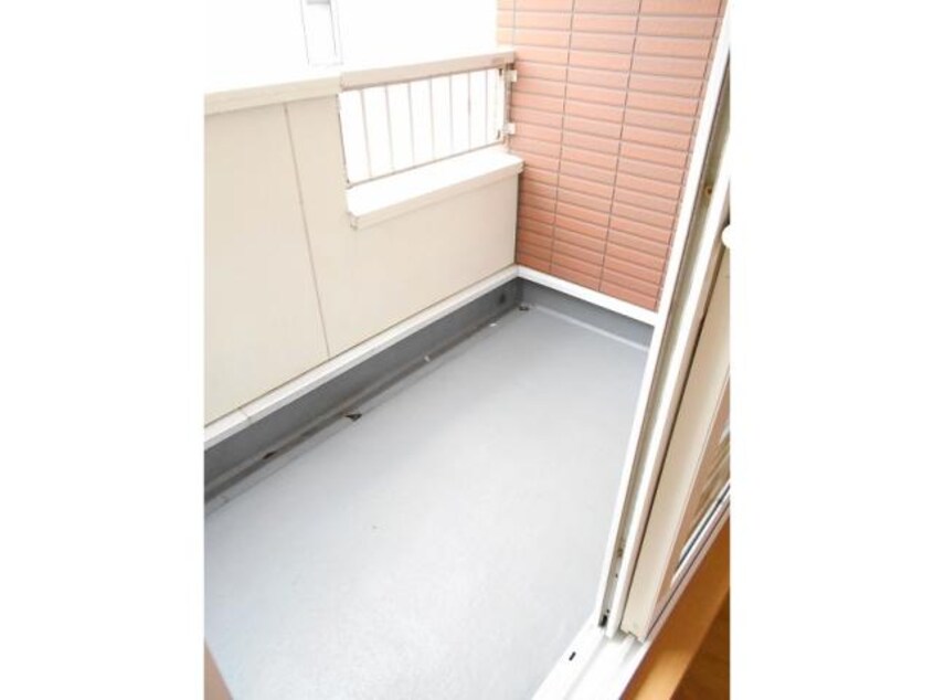  東海道本線/静岡駅 バス24分向敷地下車:停歩2分 2階 築20年