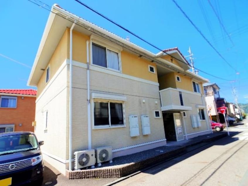  東海道本線/静岡駅 バス24分松富団地入口下車:停歩8分 2階 築18年