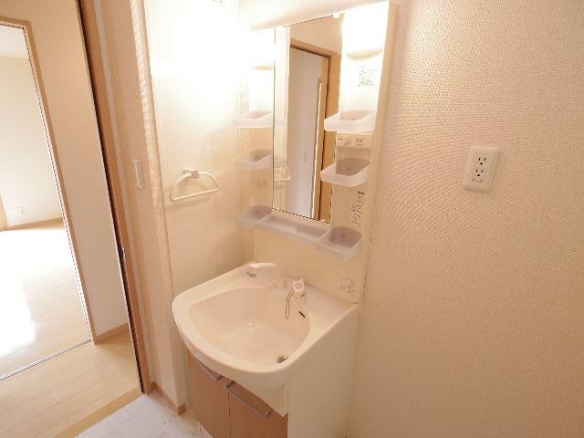  東海道本線/静岡駅 バス24分松富団地入口下車:停歩8分 2階 築18年