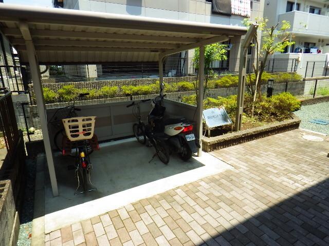  東海道本線/静岡駅 バス32分服織小学校入口下車:停歩4分 2階 築16年