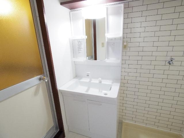  東海道本線/静岡駅 バス17分籠上中下車:停歩4分 2階 築40年