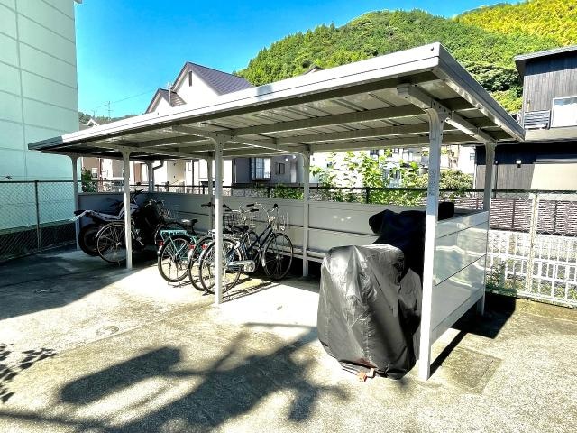  東海道本線/静岡駅 バス22分平ケ谷下車:停歩1分 1階 築41年