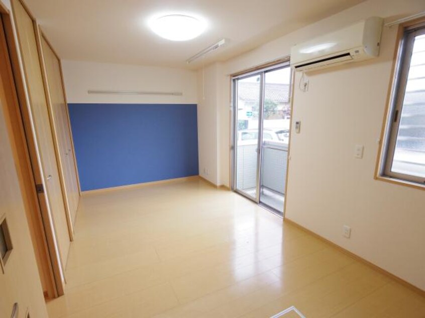  東海道本線/静岡駅 バス17分千代田四丁目下車:停歩3分 1階 築17年
