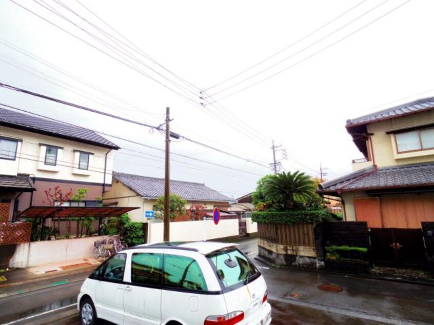  東海道本線/静岡駅 バス17分千代田四丁目下車:停歩3分 1階 築17年