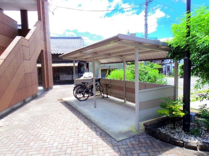  東海道本線/静岡駅 バス24分服織小学校入口下車:停歩7分 1階 築16年