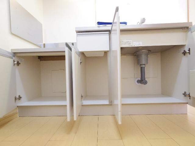  東海道本線/静岡駅 バス18分田町四丁目下車:停歩6分 1階 築16年