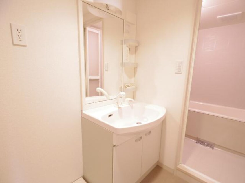  東海道本線/静岡駅 バス22分大岩北下車:停歩6分 1階 築15年